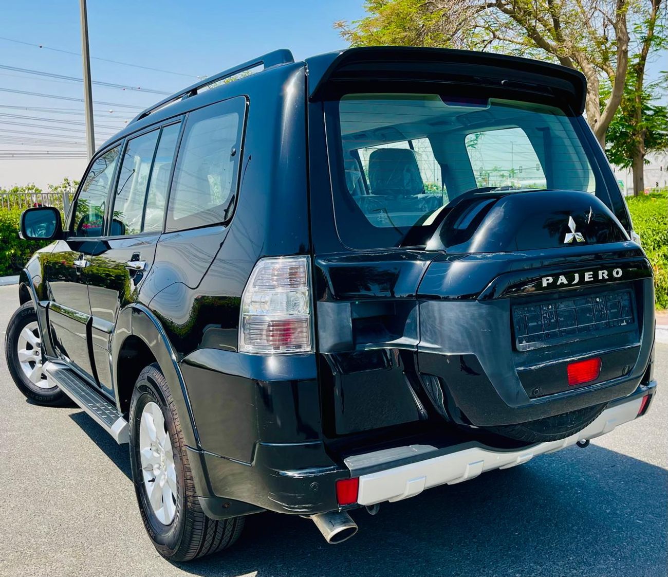 Mitsubishi Pajero GLS 3.5L Original Paint 2016 GCC