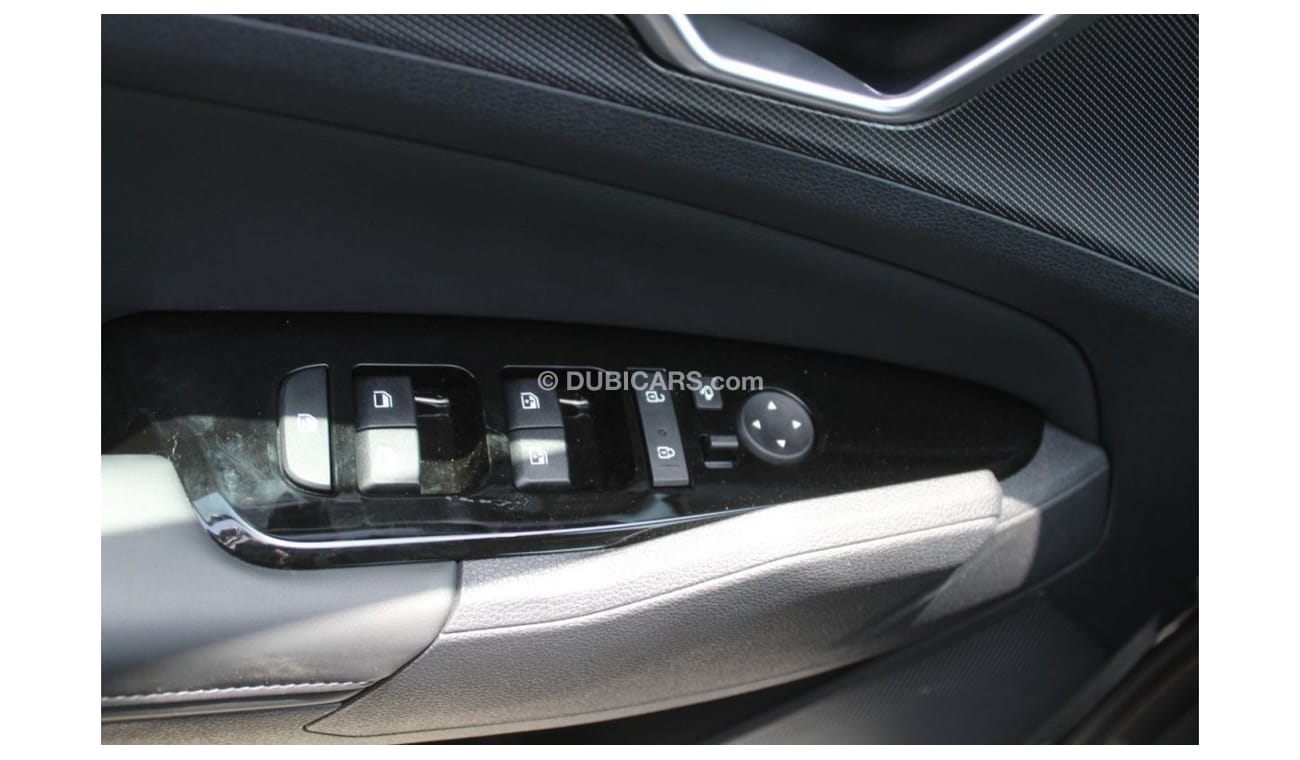 Kia Sportage ((High Line)) Turbo 1.6L petrol fwd 2022  Black color, heater seats, Electric tailgate