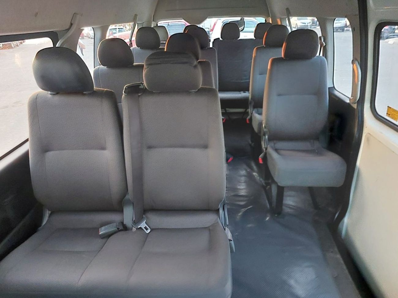 Toyota Hiace TOYOTA HIACE COMMUTER VAN RHD 2015 MODEL 3.0 L DIESEL AUTOMATIC(PM26406)