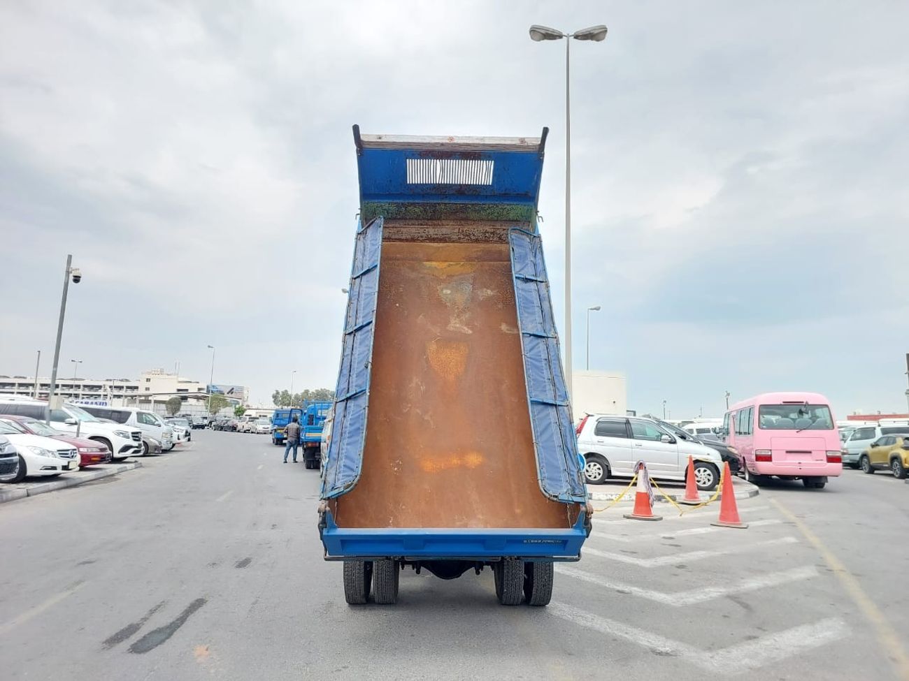 Mitsubishi Fuso Canter MITSUBISHI CANTER DUMPER TRUCK RHD 1997 MODEL 4.2 L DIESEL MANUAL(PM31523)