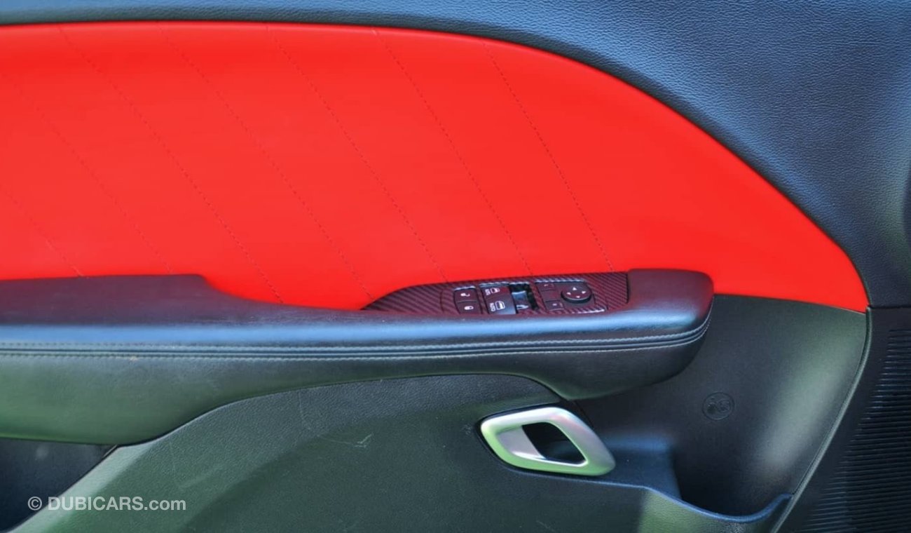 دودج تشالينجر Challenger SXT 3.6L V6 2017/ Leather Interior/ Very Good Condition