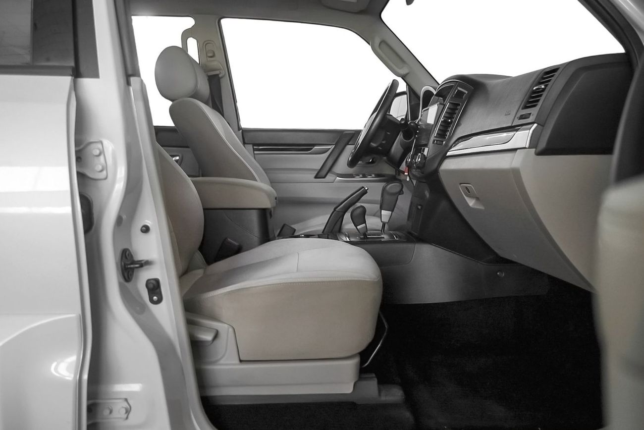 Mitsubishi Pajero GLS Base 3.5L (5 Seater)