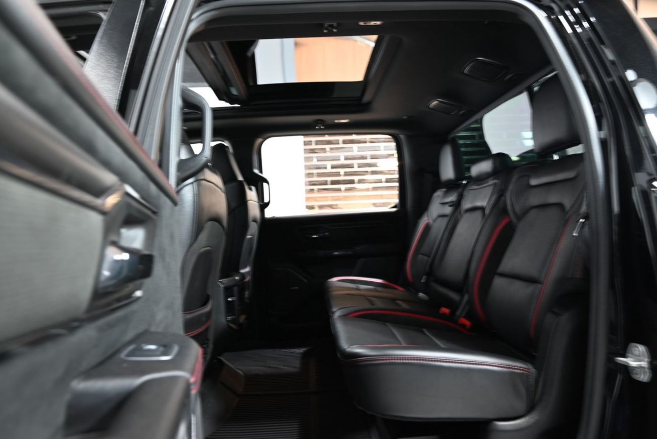 رام 1500 TRX 6.2L (5 Seater)