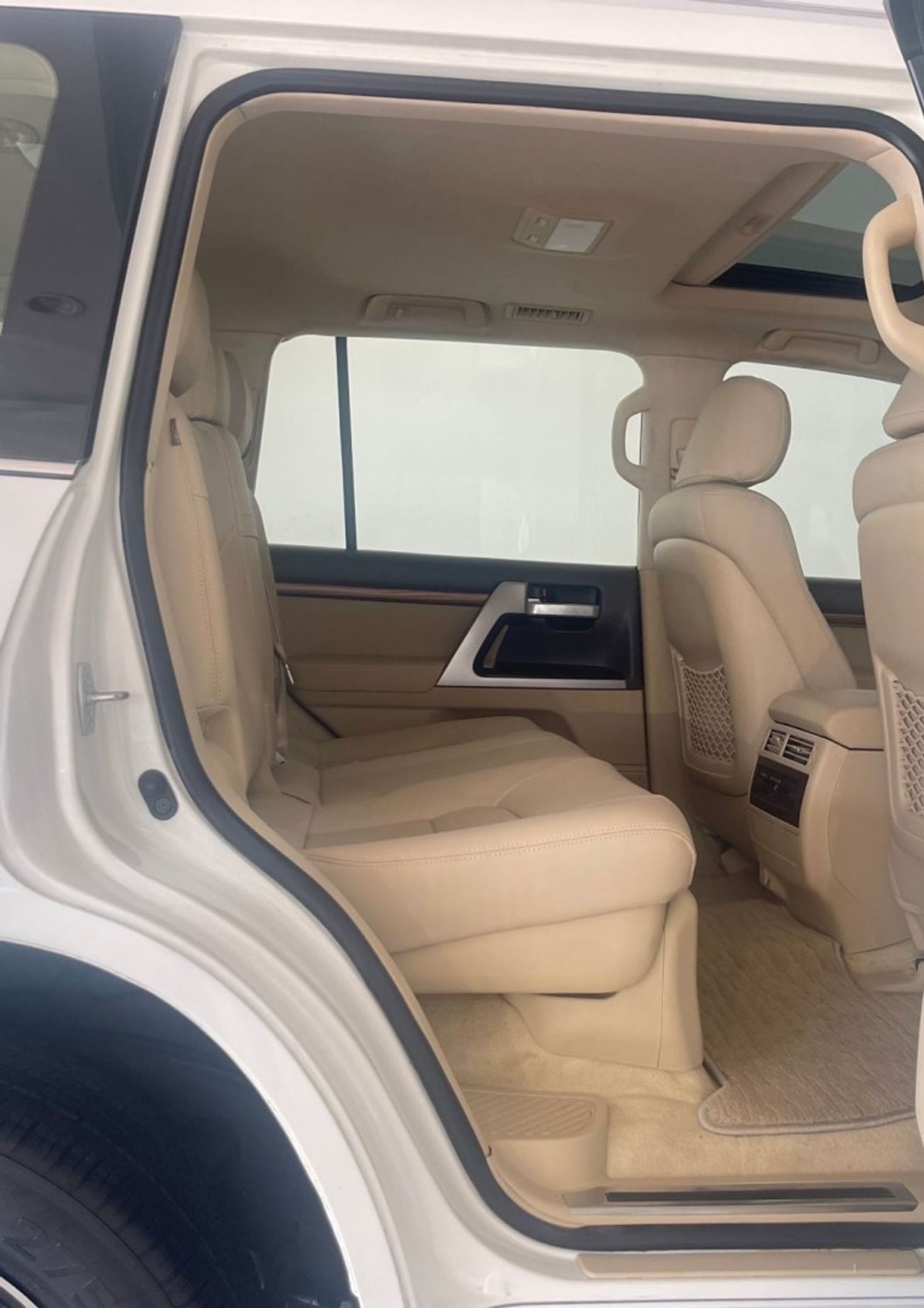 Toyota Land Cruiser GXR  V8 5.7L-8CYL UPGRADED TO LEXUS EXCELLENT CONDITION