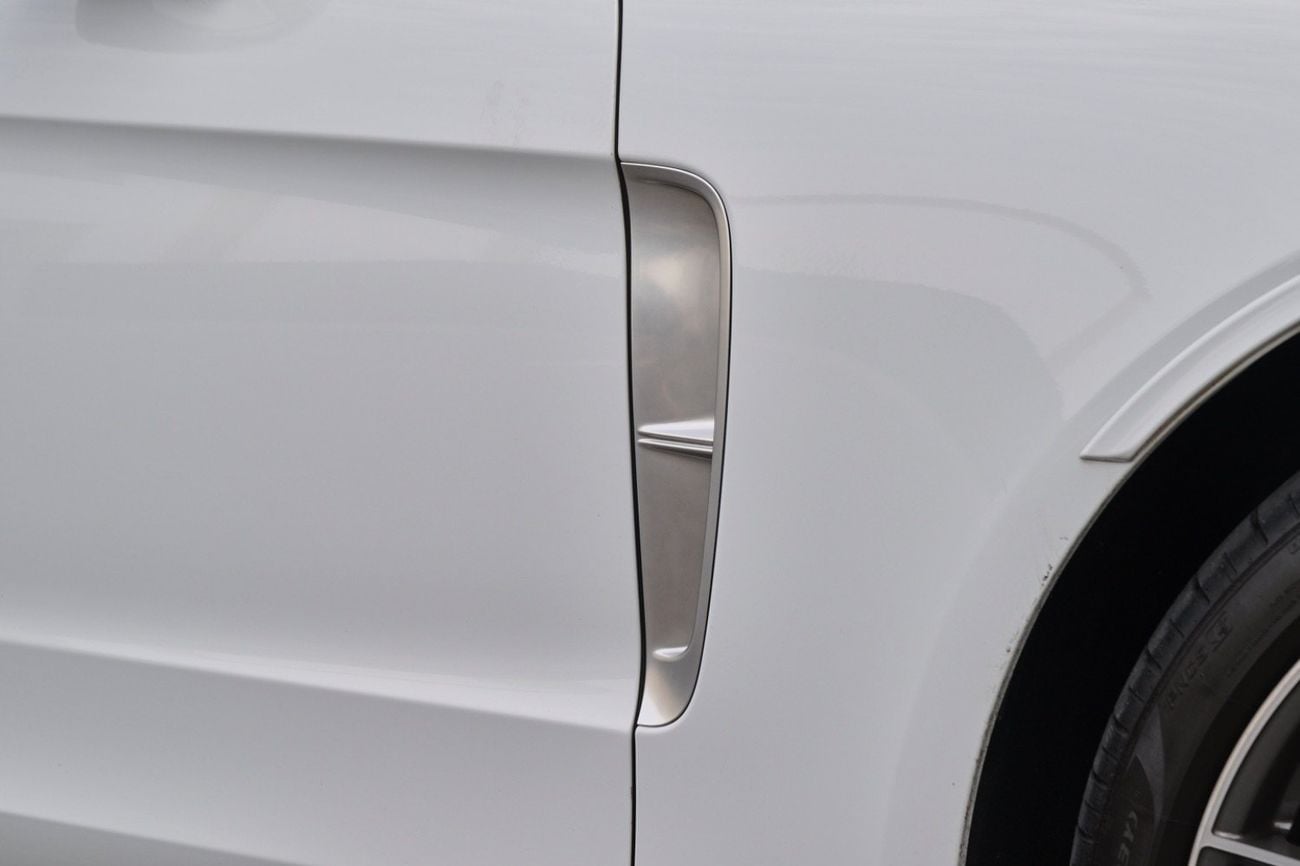 Porsche Panamera Turbo 4.0L AWD