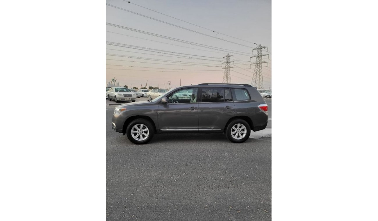 تويوتا هايلاندر TOYOTA HIGHLANDER CLEAN CAR