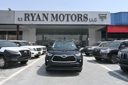 تويوتا هايلاندر LTD HEV محرك هجين سعة 2.5 لتر ونظام دفع رباعي، اللون أسود