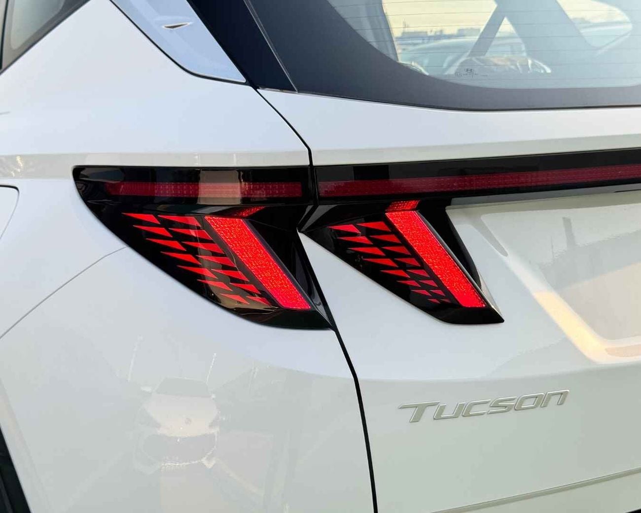 هيونداي توسون HYUNDAI TUCSON 1.6T - 2027 MODEL - GCC SPECS - WHITE COLOR
