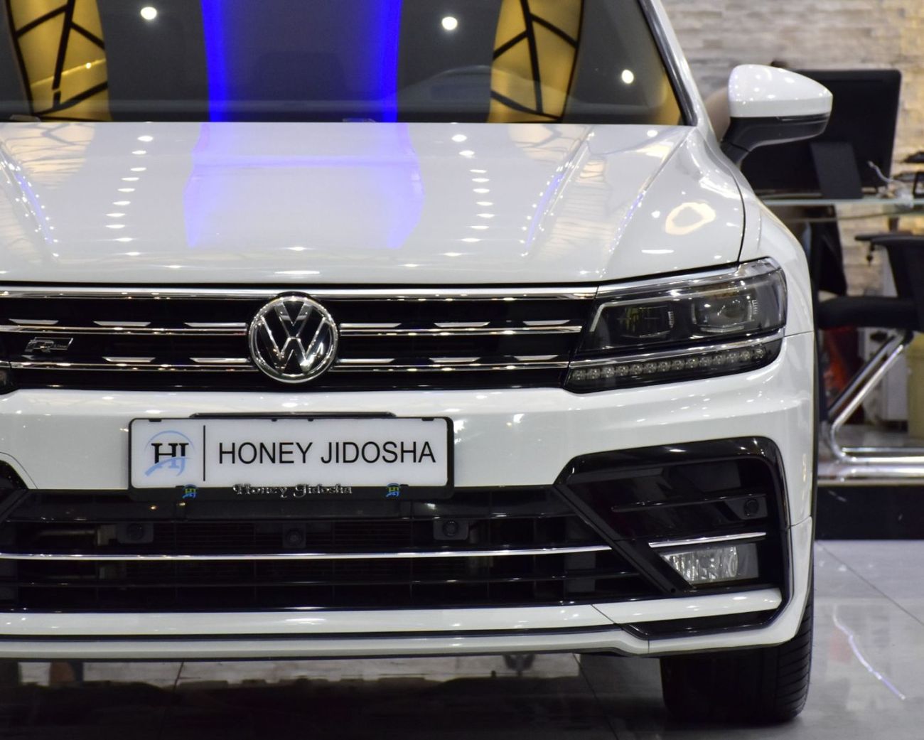 فولكس واجن تيجوان EXCELLENT DEAL for our Volkswagen Tiguan R-Line 4Motion ( 2019 Model ) in White Color GCC Specs