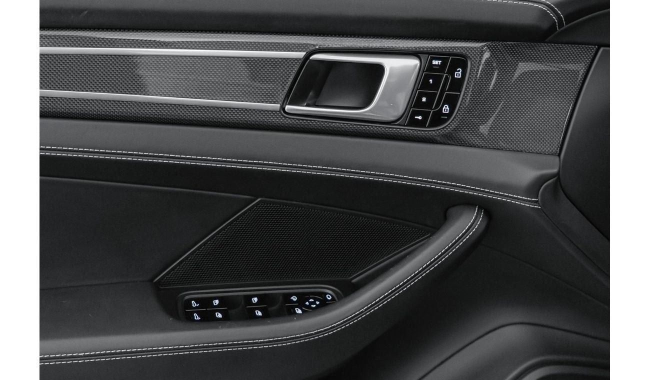 Porsche Panamera GTS 4.0L (455 HP) GTS 4.0L (453 HP)