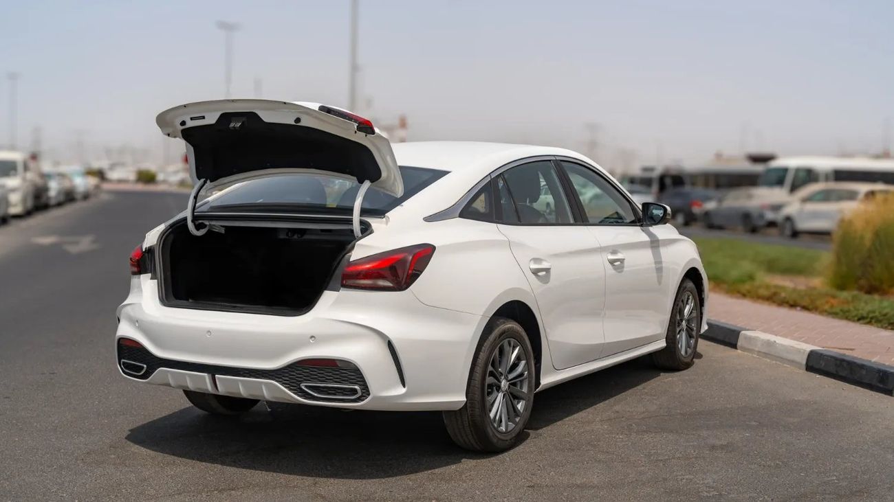 أم جي 5 LUX 2026 | MG5 180DVVT AT LUXURY ENGLISH VERSION