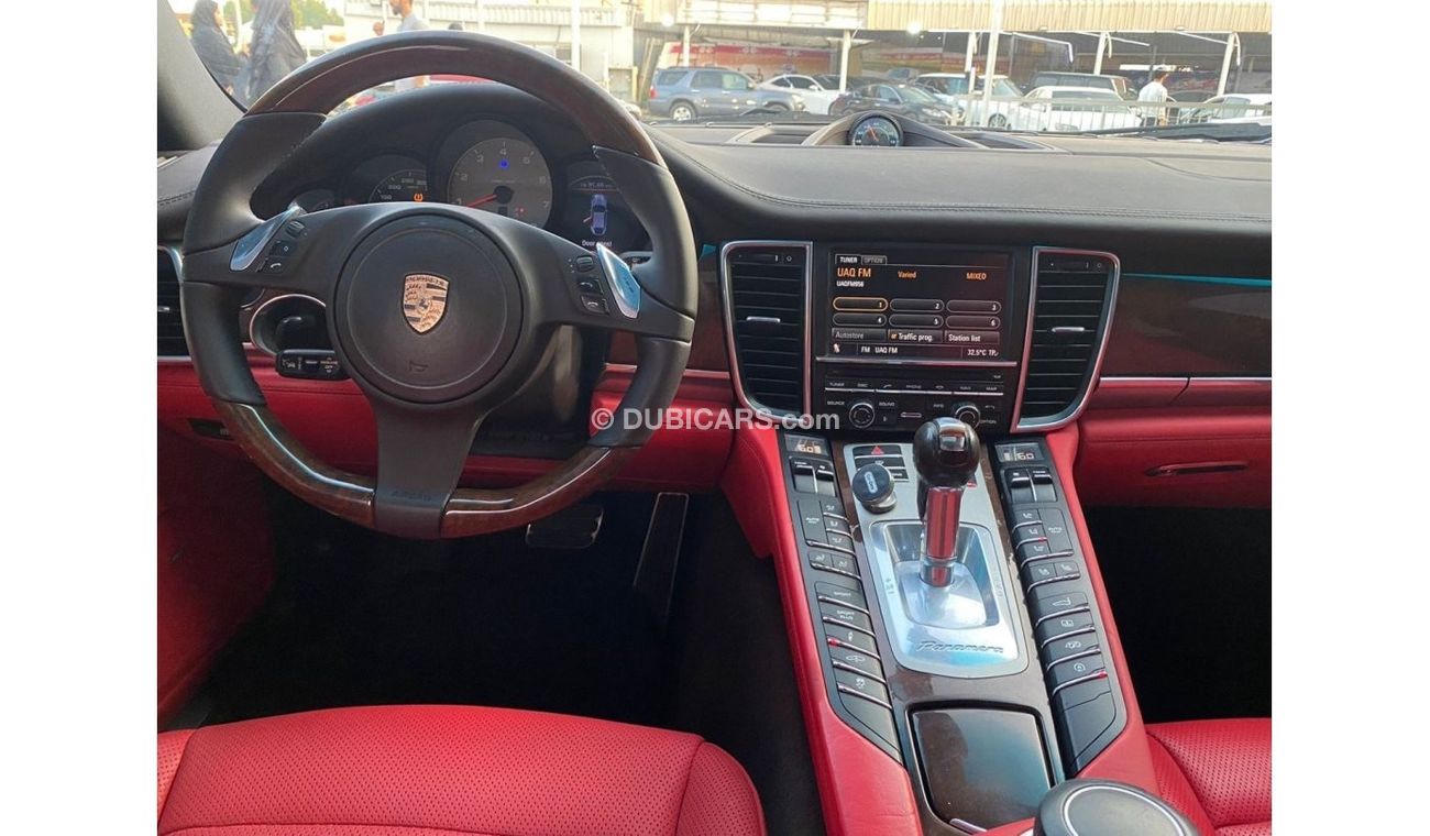 Used Porsche Panamera 2010 for sale in Dubai - 667462