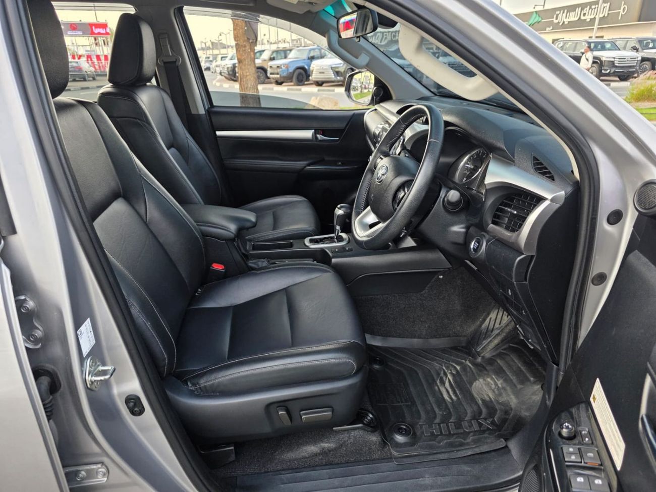 Toyota Hilux DIESEL 2.8 LITER ,AUTOMATIC ,RIGHT HAND DRIVE ONLY FOR EXPORT