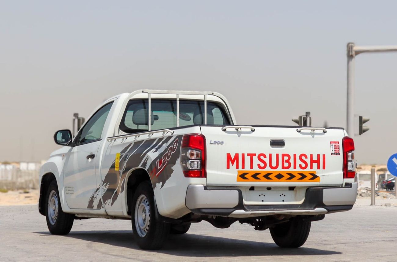 Mitsubishi L200 GL 2.4L (128 HP) Single Cab Utility Mitsubishi L200 2.4 L 2020 Single Cab GCC accident-free in excel