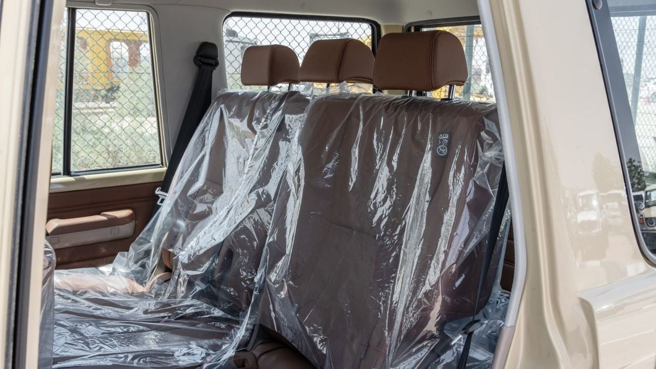 تويوتا لاند كروزر 70 2026 Toyota Land Cruiser LC76 2.8L AT Diesel Full Option (Beige)