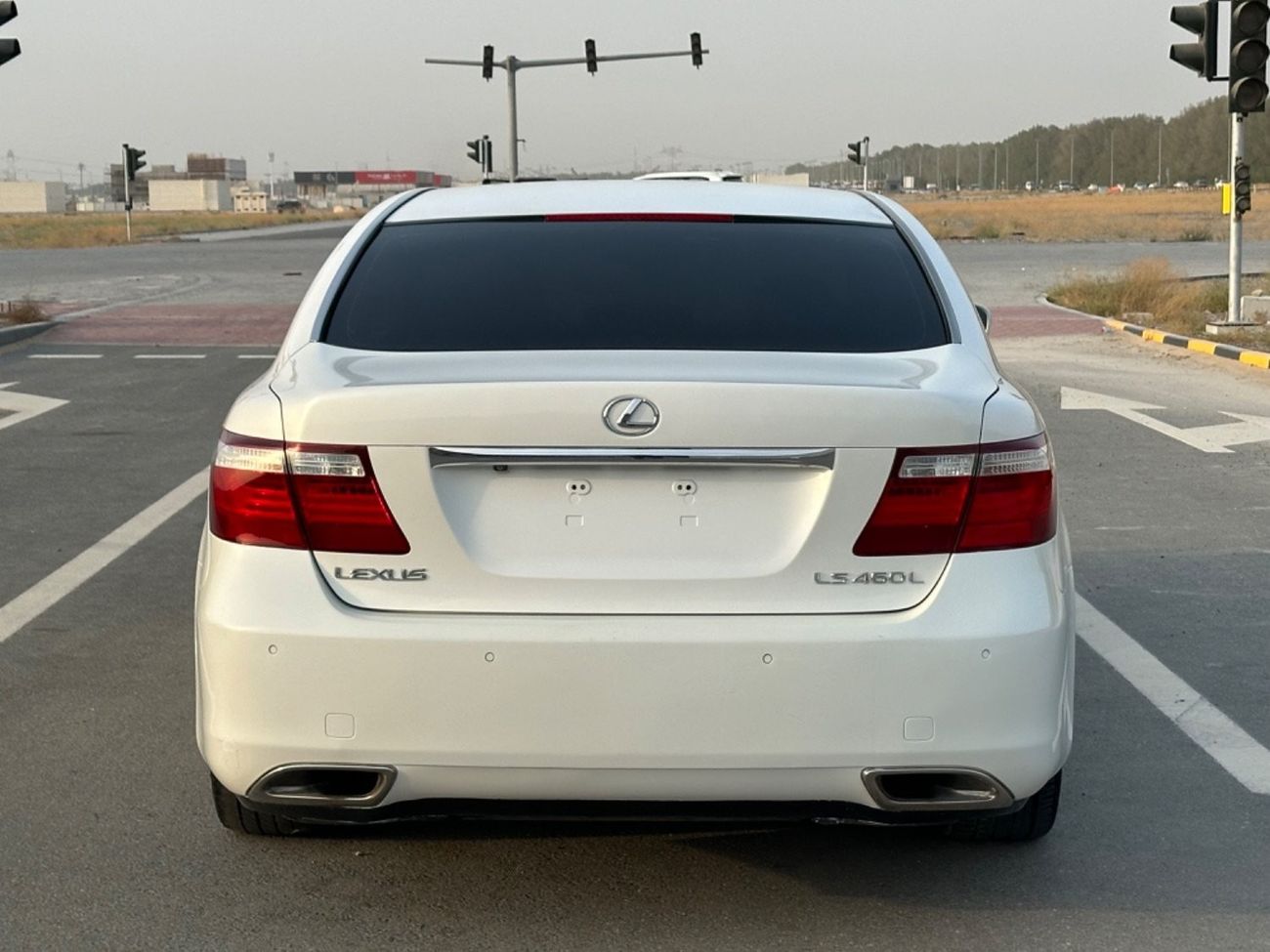 لكزس LS 460 موديل 2009 خليجي فل مواصفات كراسي جلد وفتحه وتحكم كهربي كامل ونظام صوت ممتاز وكاميرا خلفيه