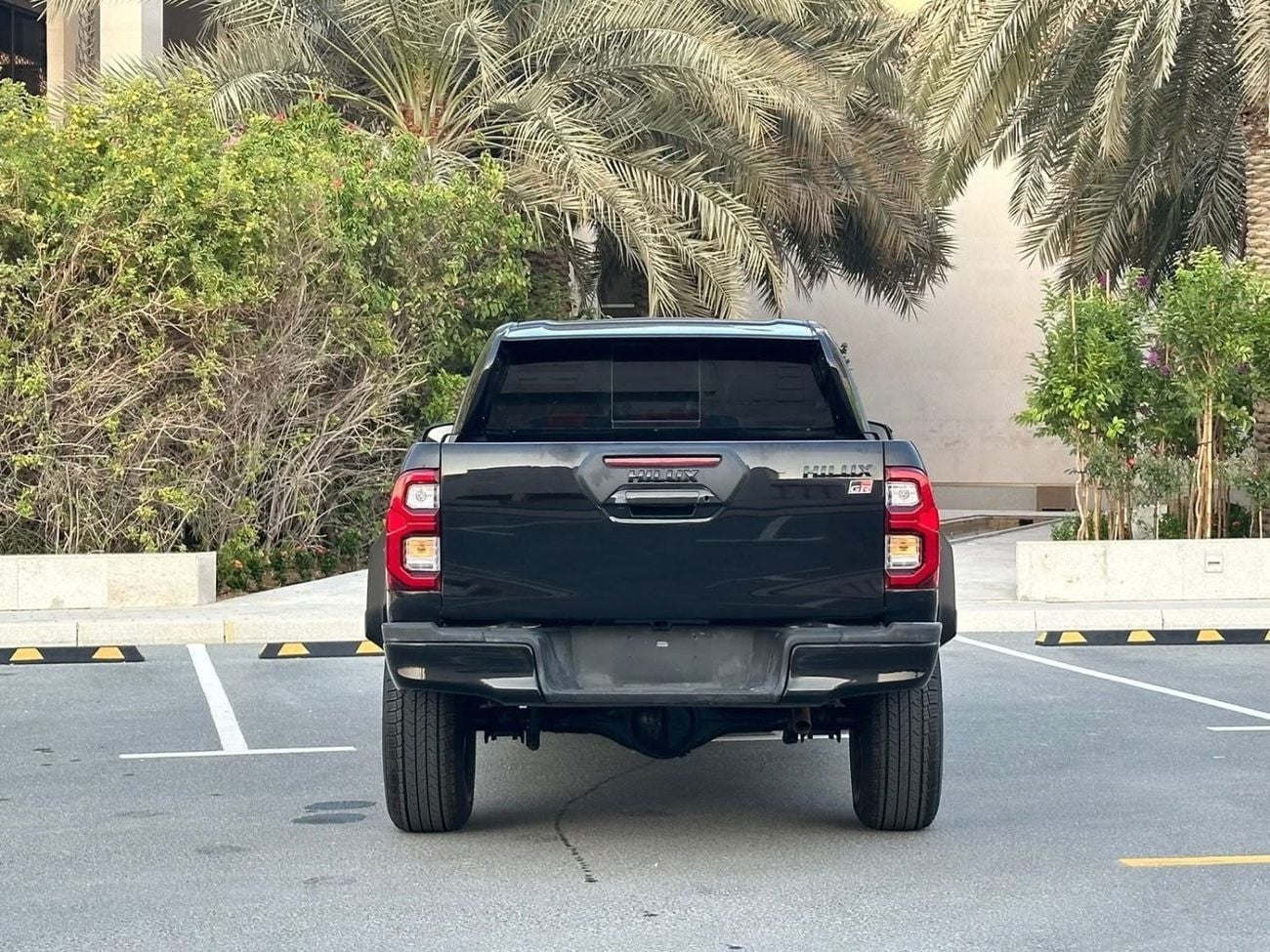 تويوتا هيلوكس 2021 Model V4 - 2.7L Petrol Engine Facelift GR Sports 2025 Shape Exterior and Interior Both Full Opt