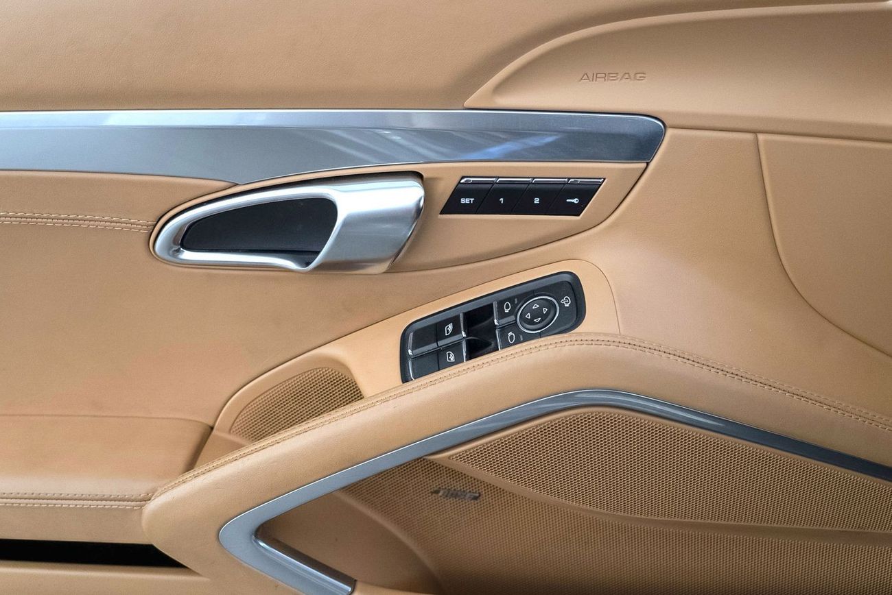 Porsche 718 Cayman S 2.5L A/T