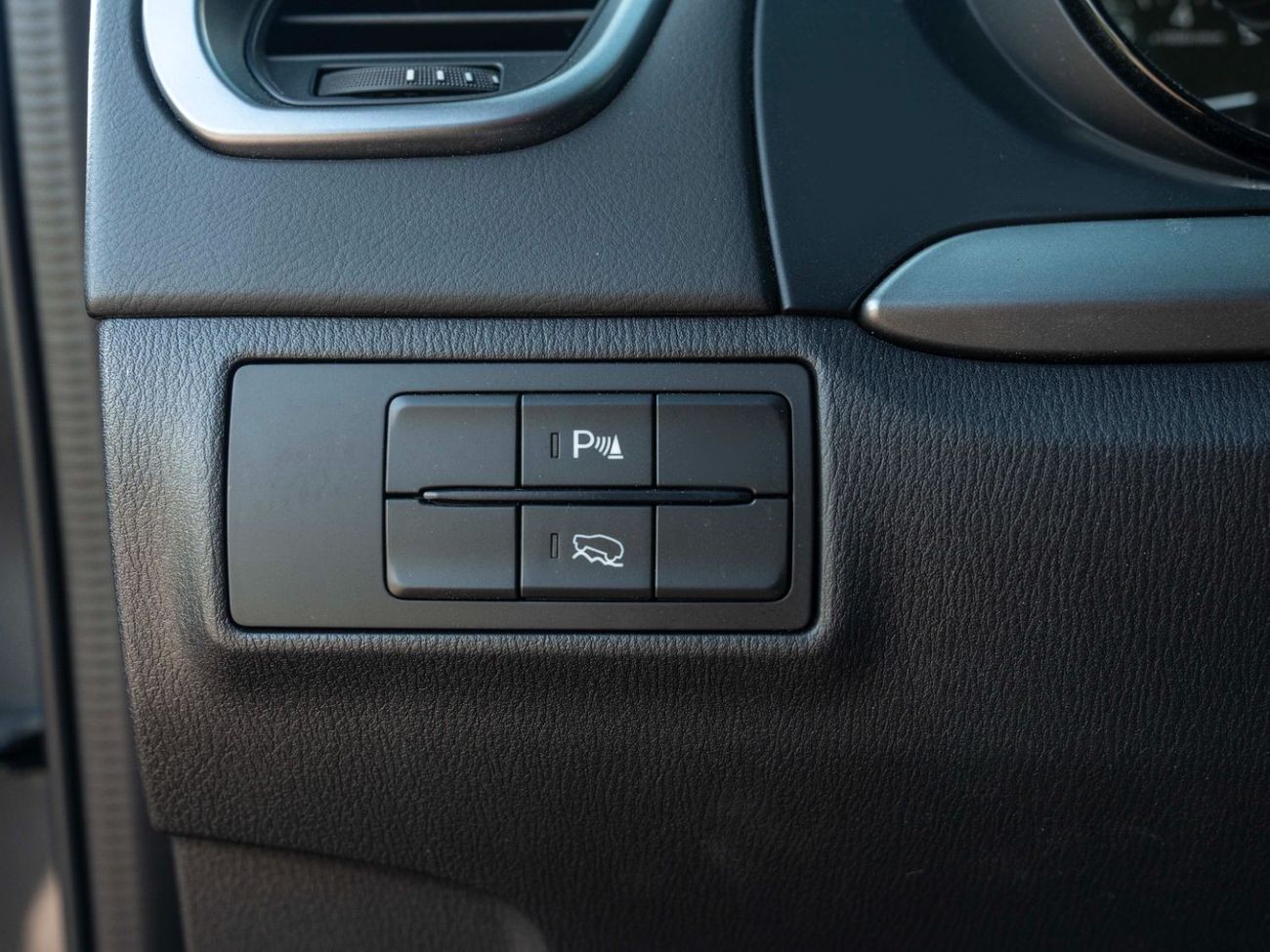 Mazda CX9 AED 2,123 PM • CX-9 AWD GT • ONLY 6,000 KMS • OFFICIAL MAZDA WARRANTY AND SERVICE PLAN UNTIL 2028