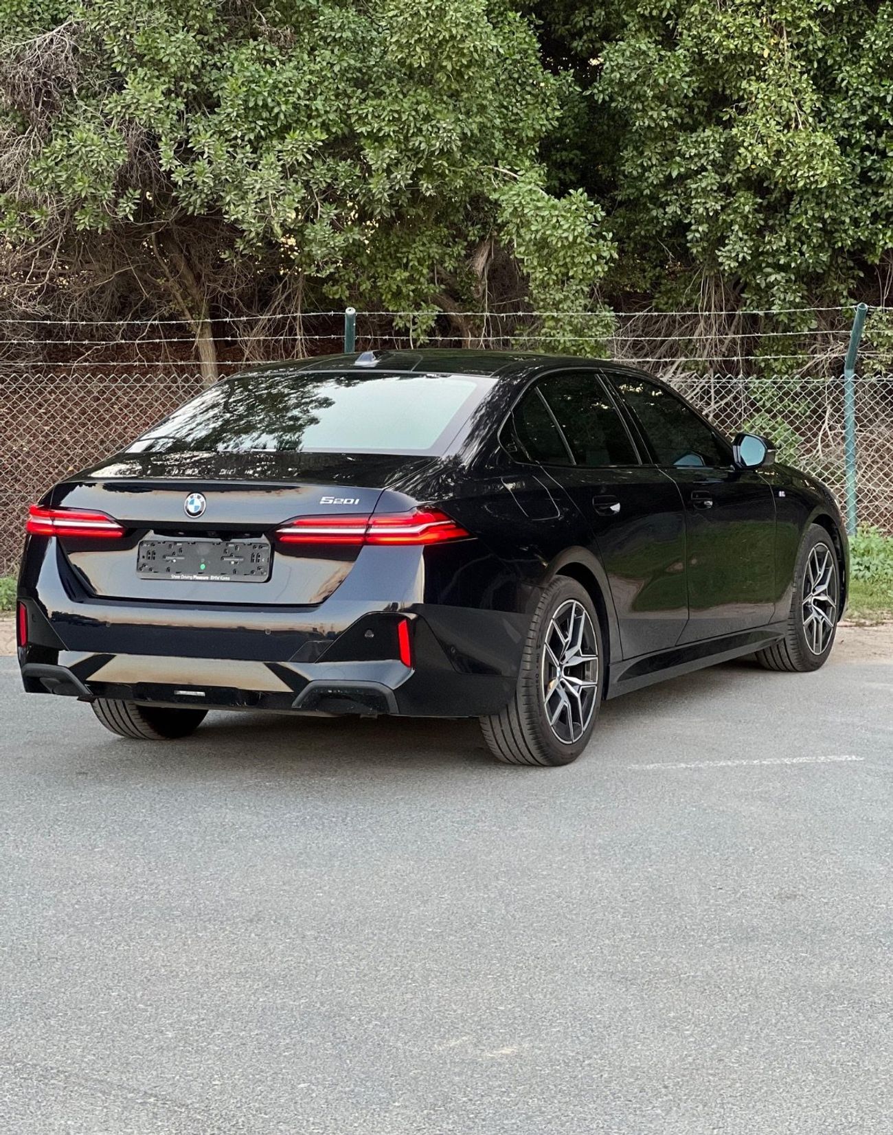 بي أم دبليو 520i M Sport V4 2.0L M-KIT