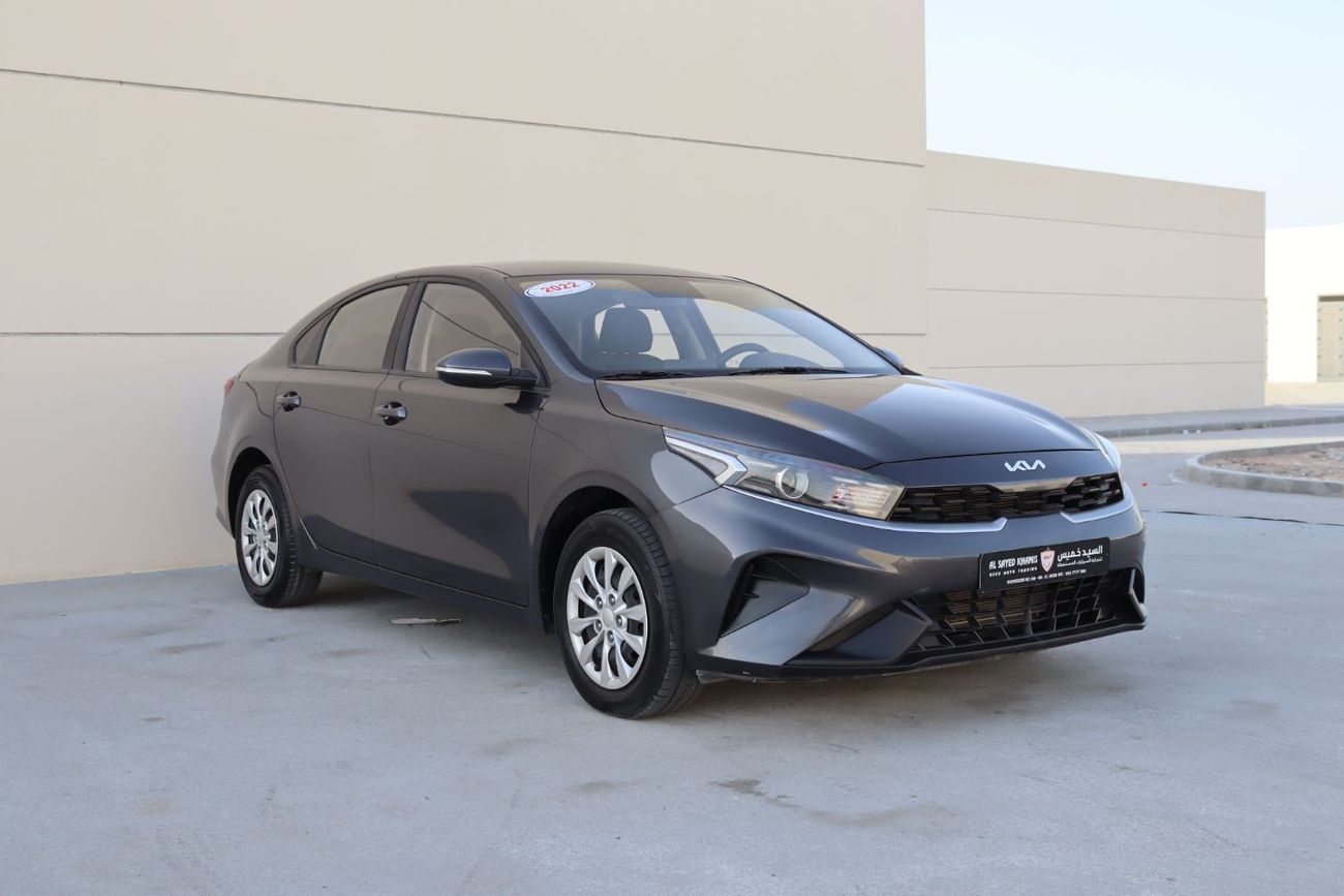 كيا سيراتو LX خالية من الحوادث - خليجي - مكينة 1600 سي سي - بحالة الوكالة من الدال والخارج