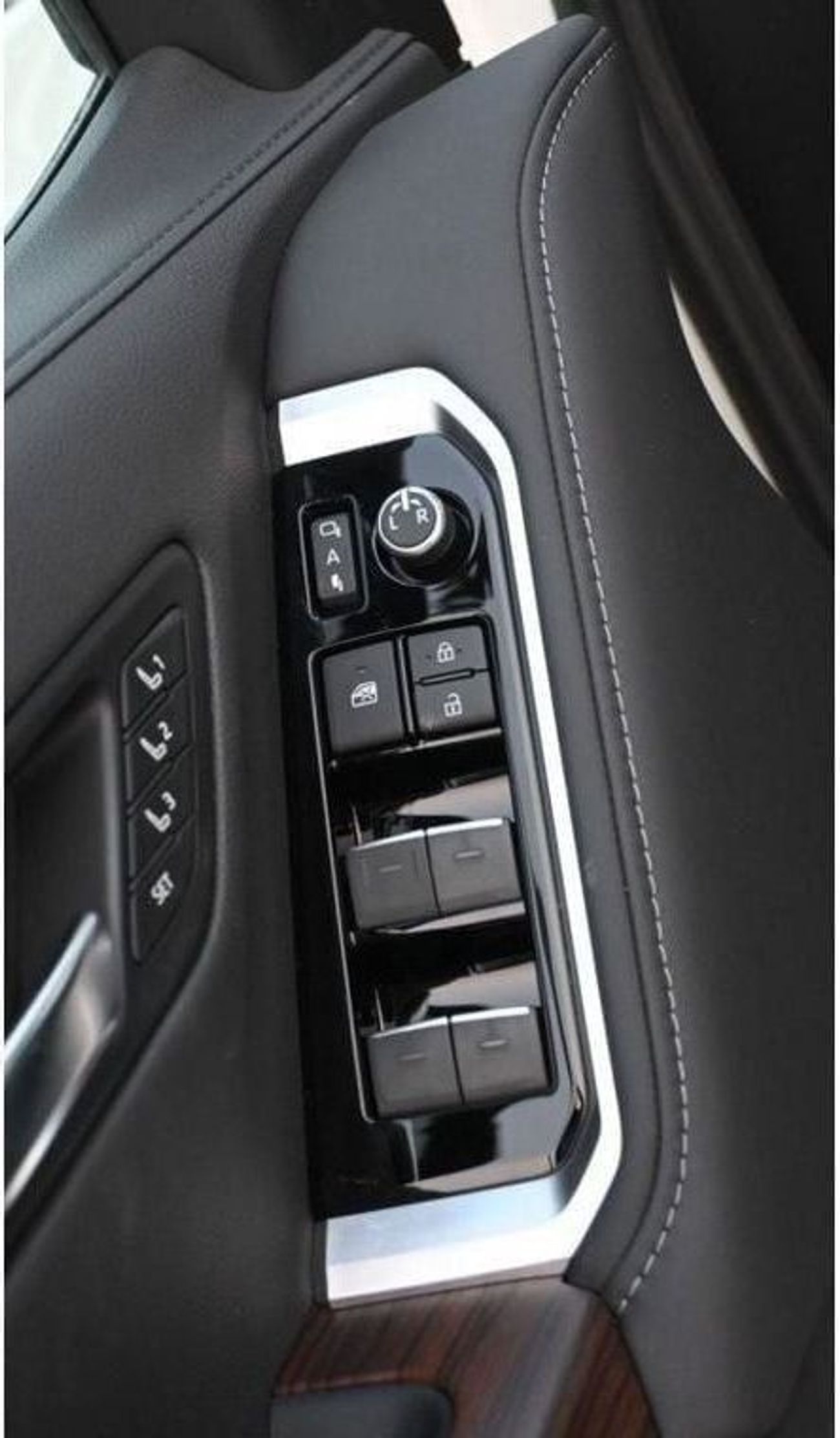 Toyota Land Cruiser TOYOTA LC300 3.3L VX+ DIESEL 6CYL. 7SEATER EUROPE FULL OPTION 2022MY