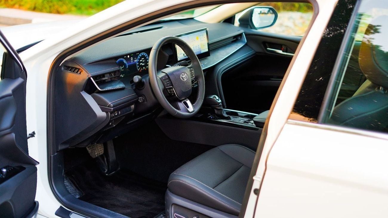 تويوتا كامري Limited 2.5L Hybrid