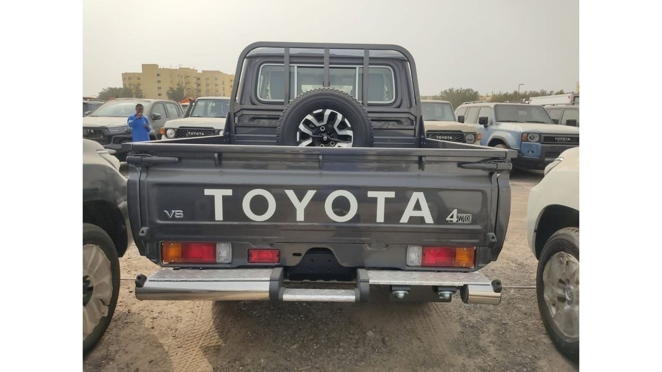 Toyota Land Cruiser Pick Up DC 4.0L PETROL V6 AUTOMATIC TRANSMISSION ( RE-EXPORT ONLY)
