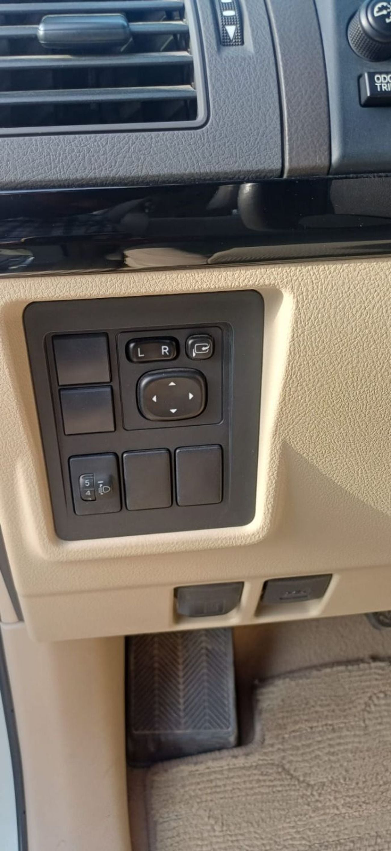 Toyota Prado USED TOYOTA PRADO TX-L COLOR WHITE MODEL 2023