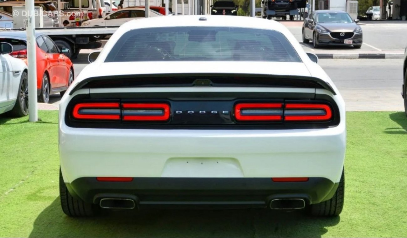 دودج تشالينجر Challenger R/T V8 5.7L 2019/SRT Wide Body/Leather Interior/Excellent Condition