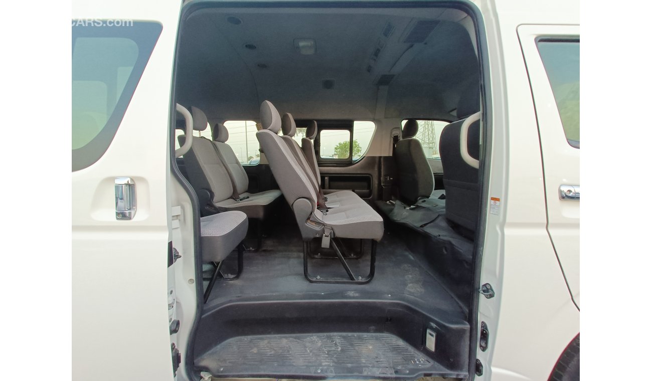 Toyota Hiace HIGHROOF 2.7L PETROL, REAR A/C / NO WORK REQUIRED (LOT # 69705)