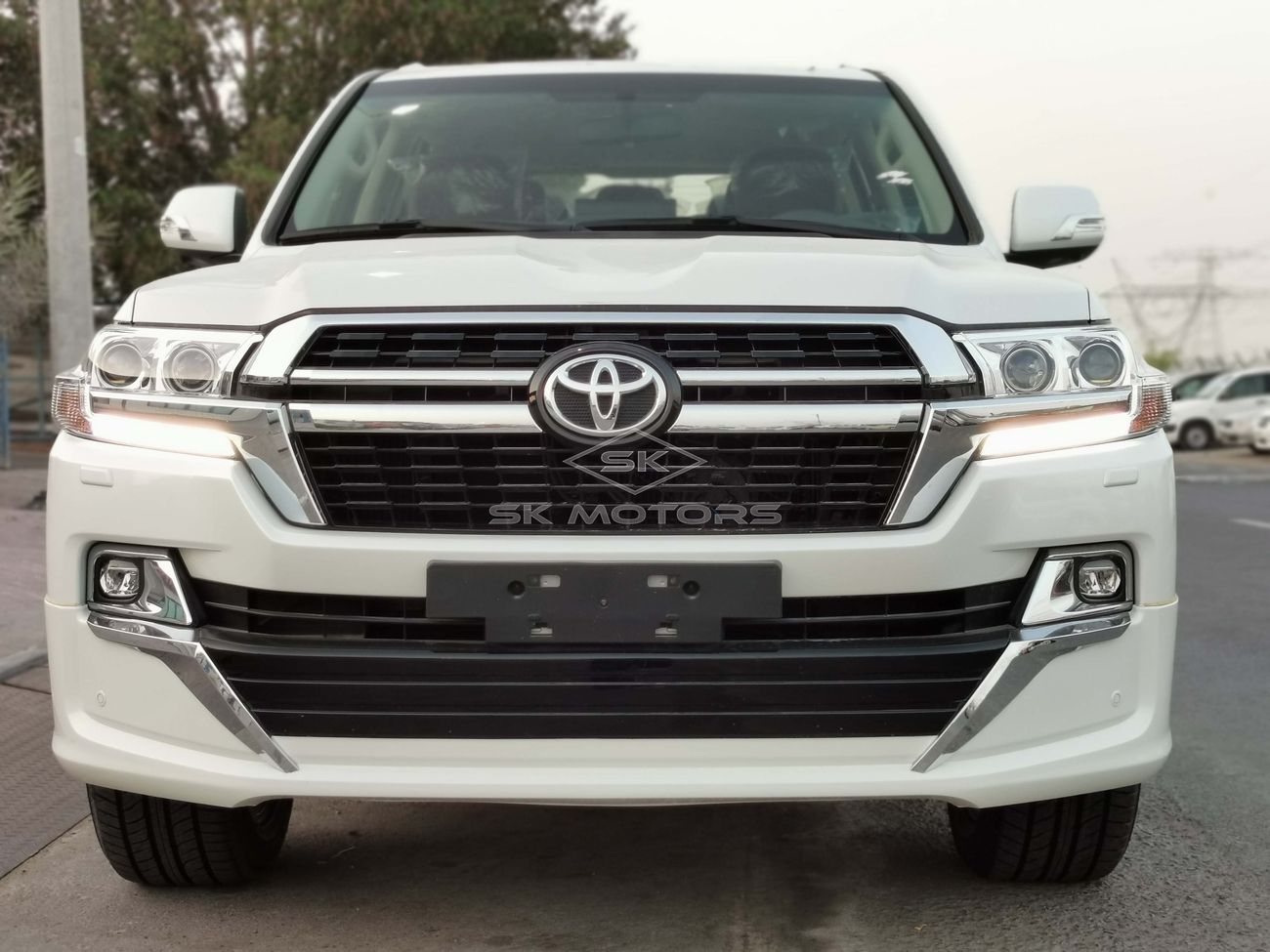 Toyota Land Cruiser 4.5L Diesel, 20" Alloy Rims, Tesla DVD 16", Parking Sensors, Sunroof, Leather Seats (CODE # VX04)