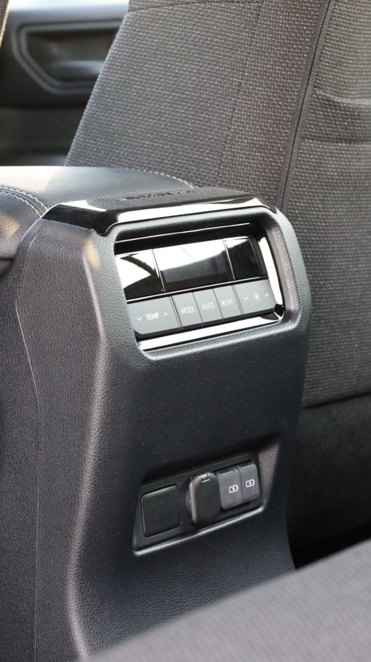 تويوتا برادو 2.4 URBAN baisc option Oman GCC spec Ready