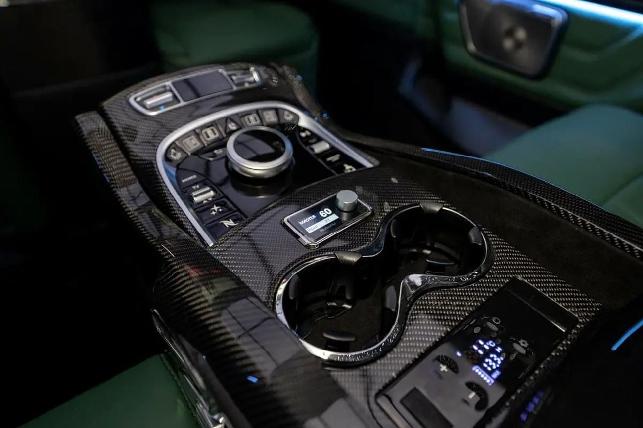 Mercedes-Benz V 300 ARRIVAL MODEL VVIP MERCEDES GCC V300 with ADDITIONAL REAR AC - 2 Years Warranty by VLINE