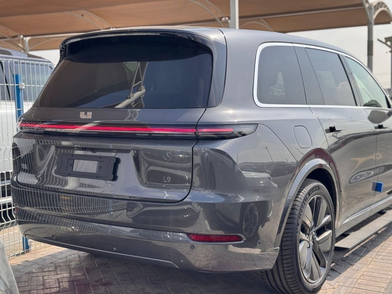 Li Auto L9 2024 LIXIANG L9 ULTRA WITH SIM SLOT  APPLICATION