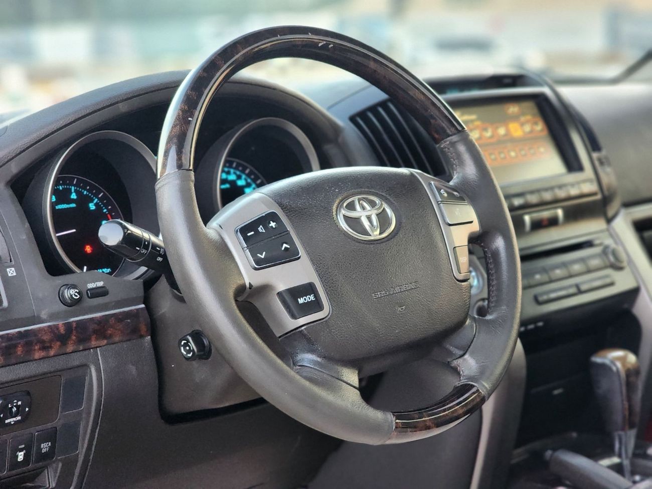 Toyota Land Cruiser VXR