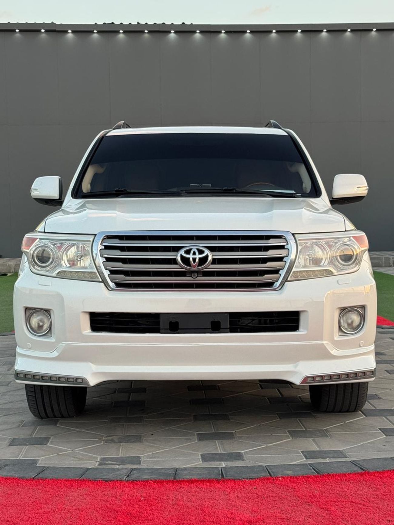 تويوتا لاند كروزر VXR+ 5.7L