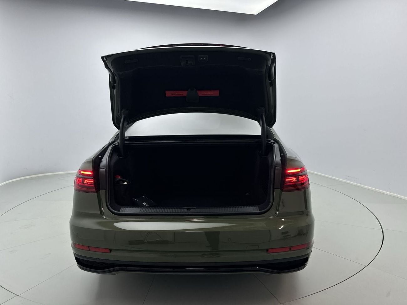 أودي A8 NWB 55 TFSI quat 340hp (Ref# 12487)