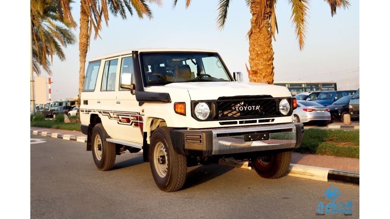 Toyota Land Cruiser 70 Diesel VDJ 4.5L V8 (5 Doors) 2024 SCREEN AND CAMERA , POWER WINDOW AND CENTER LOCK ,