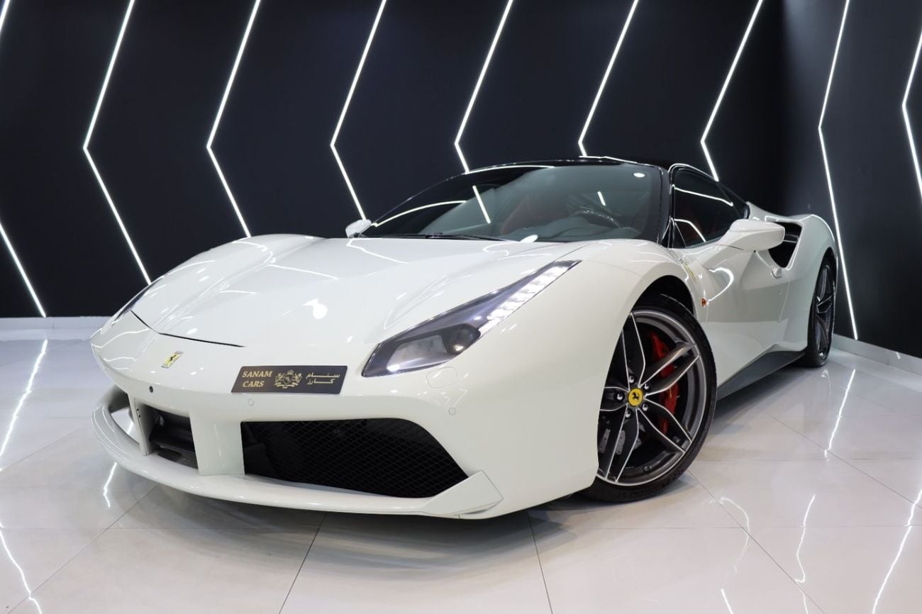 فيراري 488 Std 3.9L GTB, Bianco Avus Exterior, Passenger Display, Very Low KM, GCC Spec!!