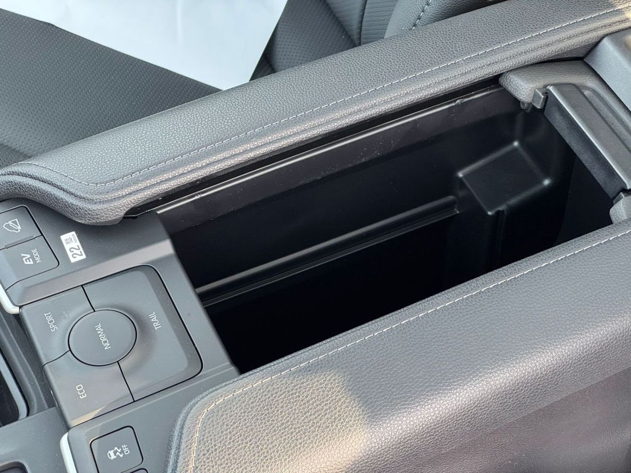 Toyota Grand Highlander 2025 Toyota Grand Highlander 2.5L Hybrid Limited AWD, Storm Grey/Black, Canadian Spec