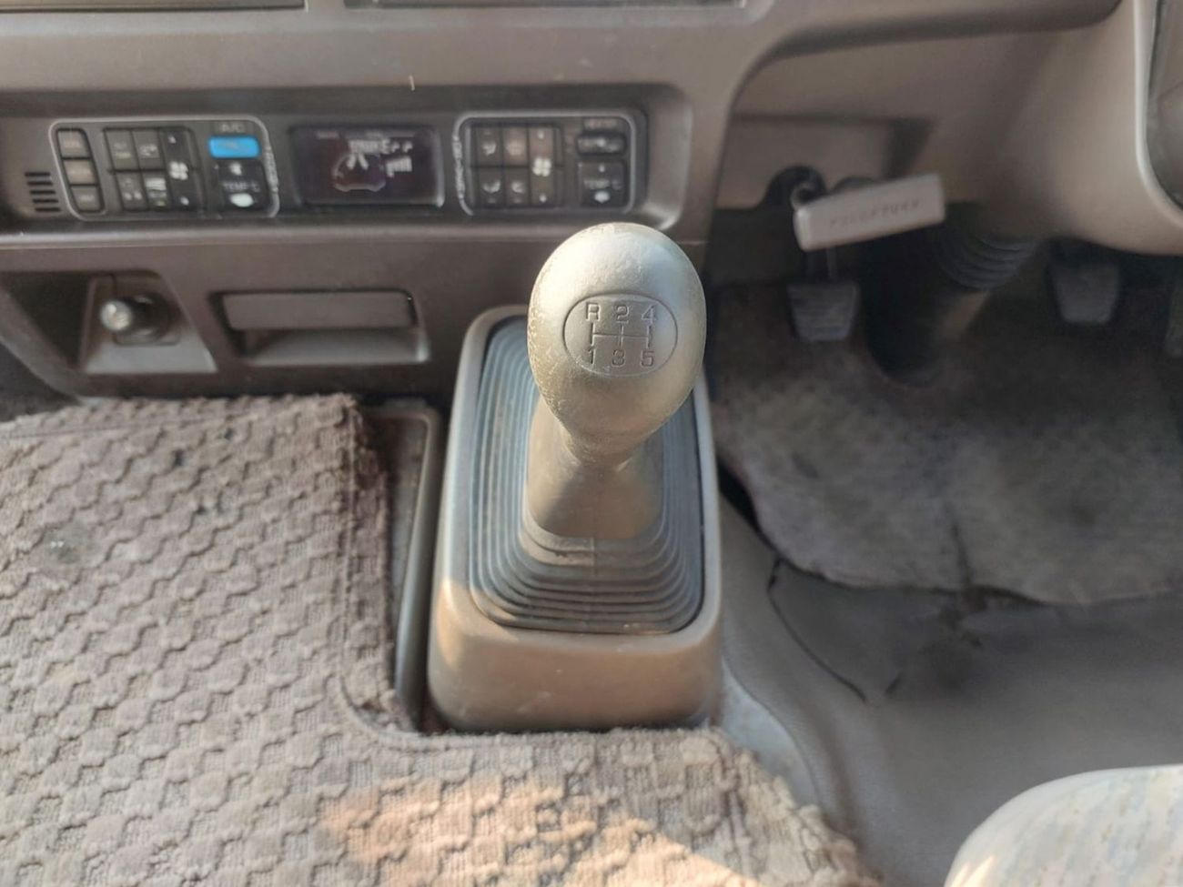 Mitsubishi Rosa MITSUBISHI ROSA BUS RHD 1998 MODEL 5.2 L DIESEL MANUAL(PM00064)