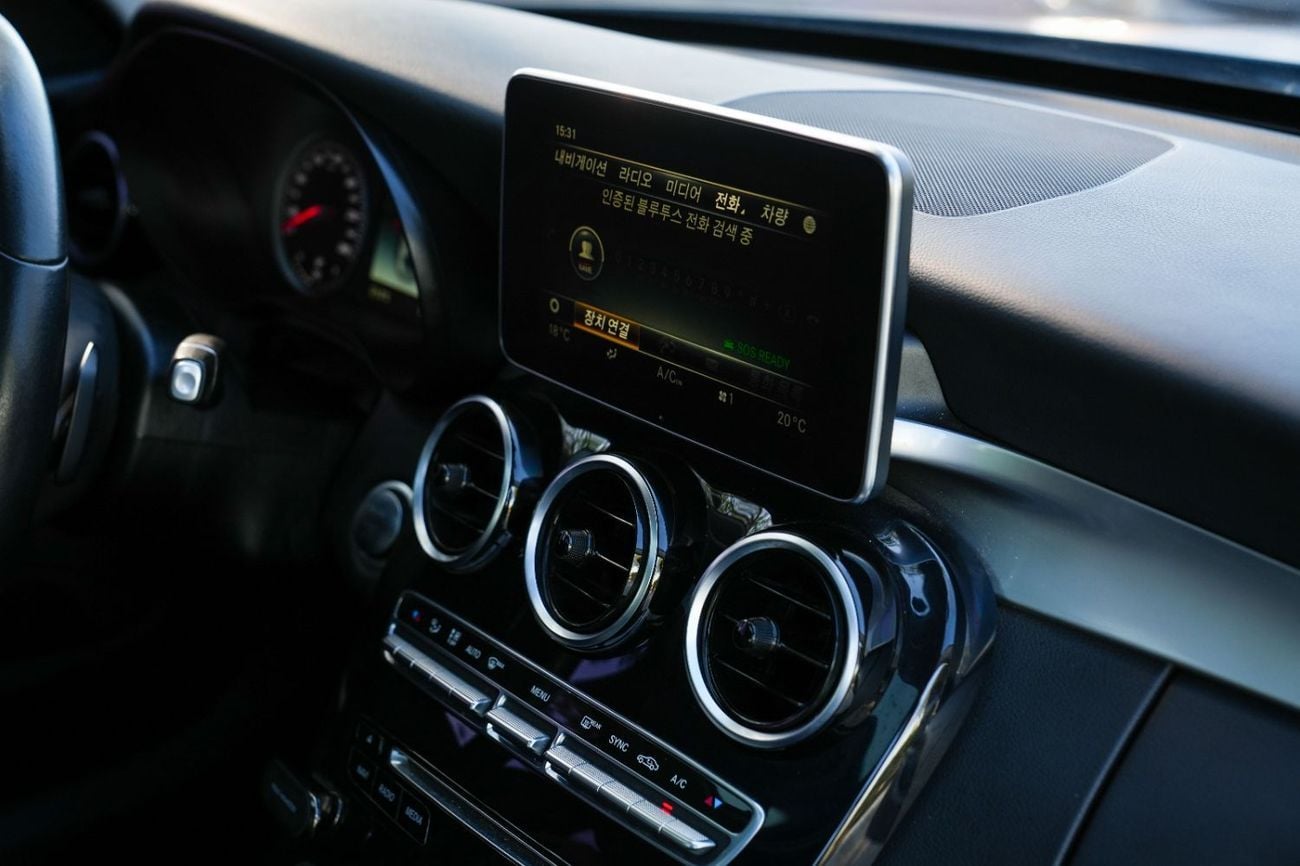 مرسيدس بنز C 200 2018 KOREAN SPECS!! IMMACULATE CONDITION