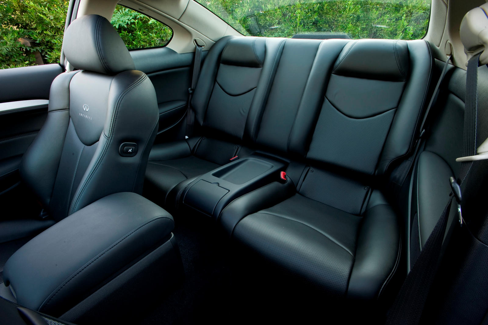 Infiniti G37 interior - Seats