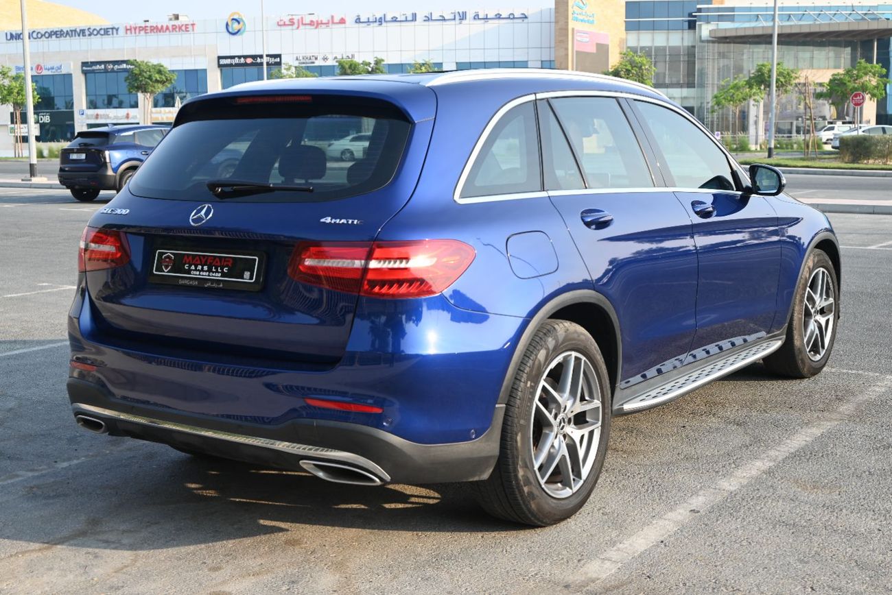 مرسيدس بنز GLC 300 4MATIC 2.0L