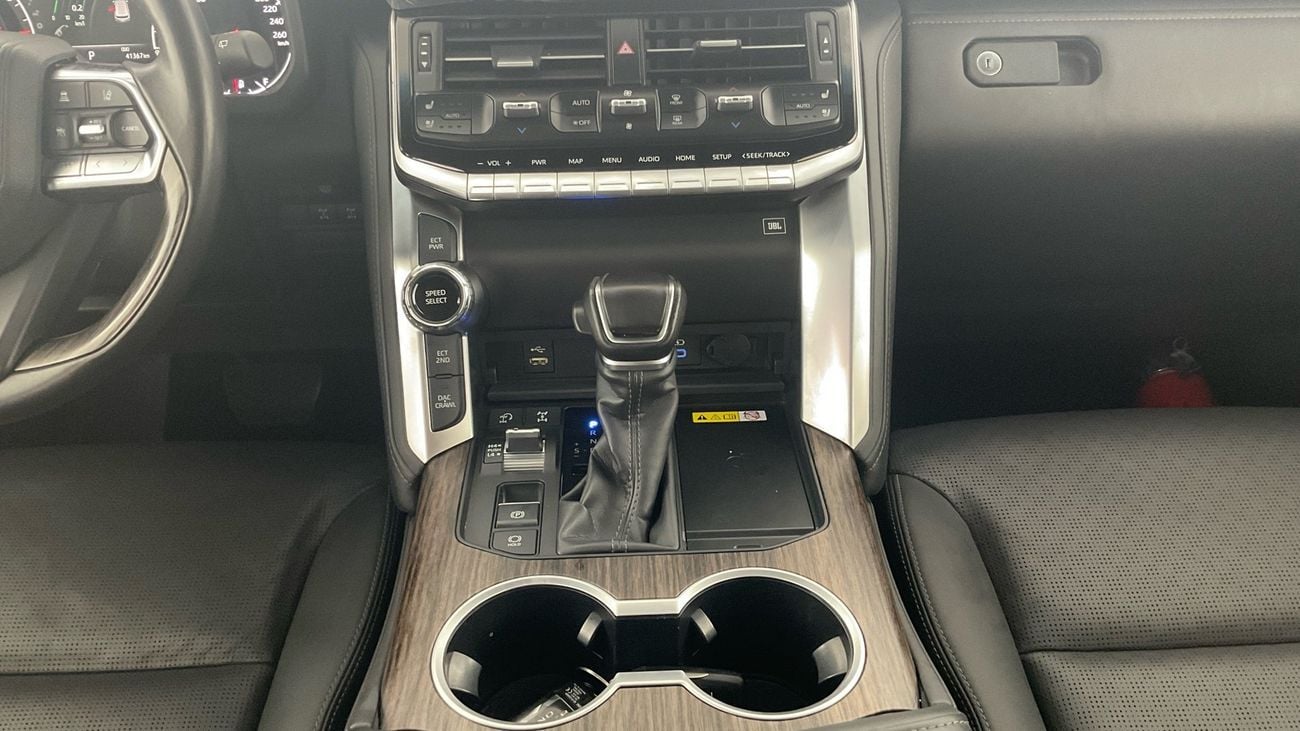 Toyota Land Cruiser VXR | upto AED 20,000 Ramadan Discount | Guaranteed Warranty | 0 Down Payment