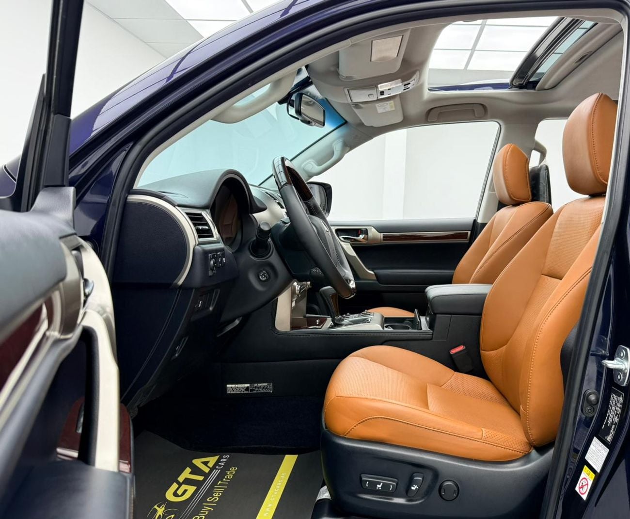 لكزس GX 460 2019 Lexus GX460 Platinum, Warranty, Very Low Km, Mark Levinson Sound System, Fully Loaded, GCC