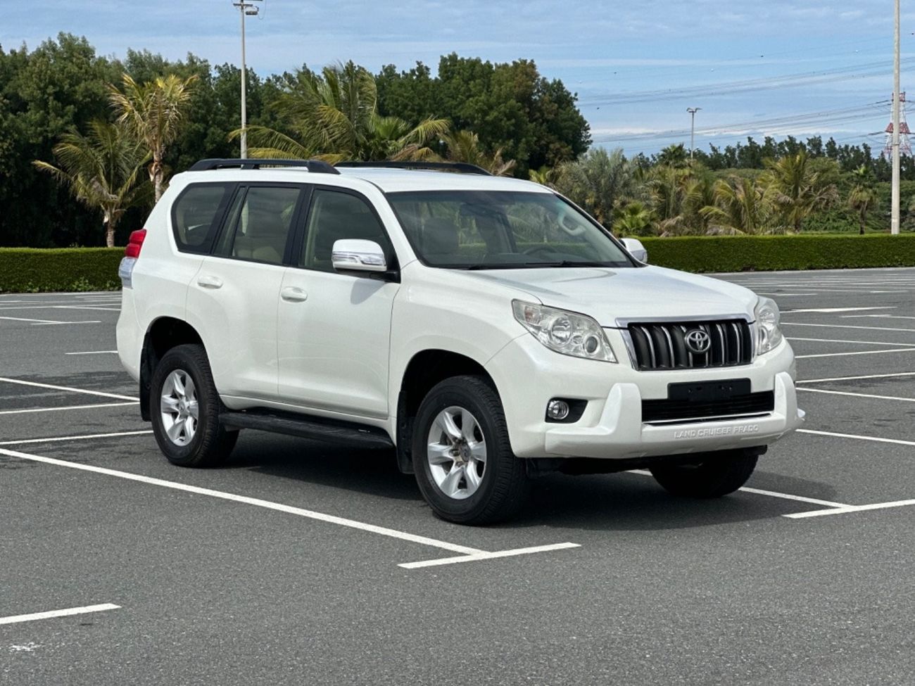 تويوتا برادو Std موديل 2013 خليجي حاله ممتازه من الداخل والخارج قطعه واحده صبغ نظافه