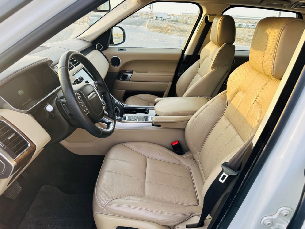 Land Rover Range Rover Sport HSE DYNAMIC 5.0L (525 HP) MODEL 2014 GCCCAR PERFECT CONDITION INSIDE AND OUTSIDE