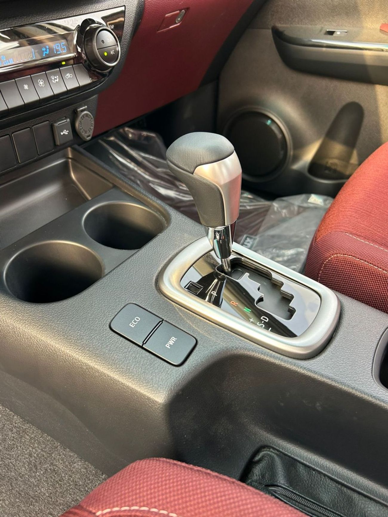 Toyota Hilux GLX 2.7L Double Cab Utility 4WD A/T